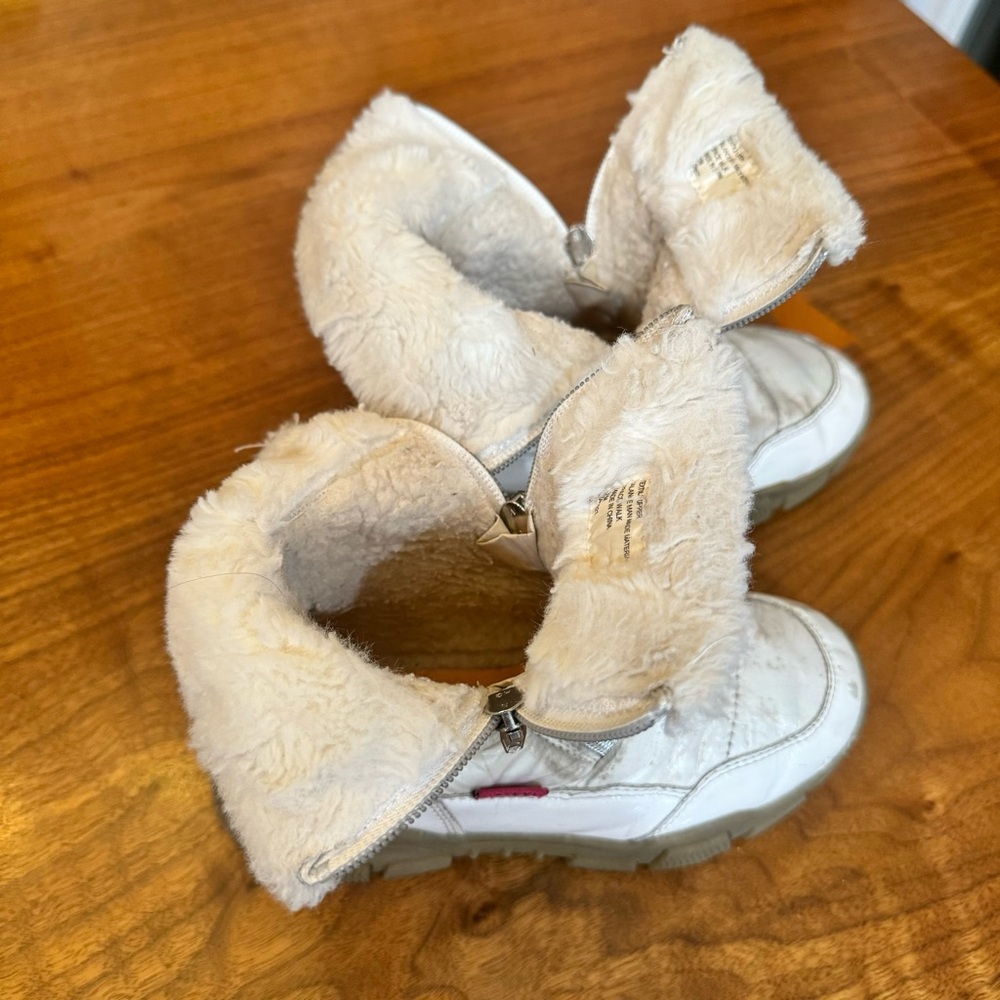 SPROX Space Walk Faux Fur Lined Boot In White Iridescent. Size Toddler 1… - Picture 11 of 16